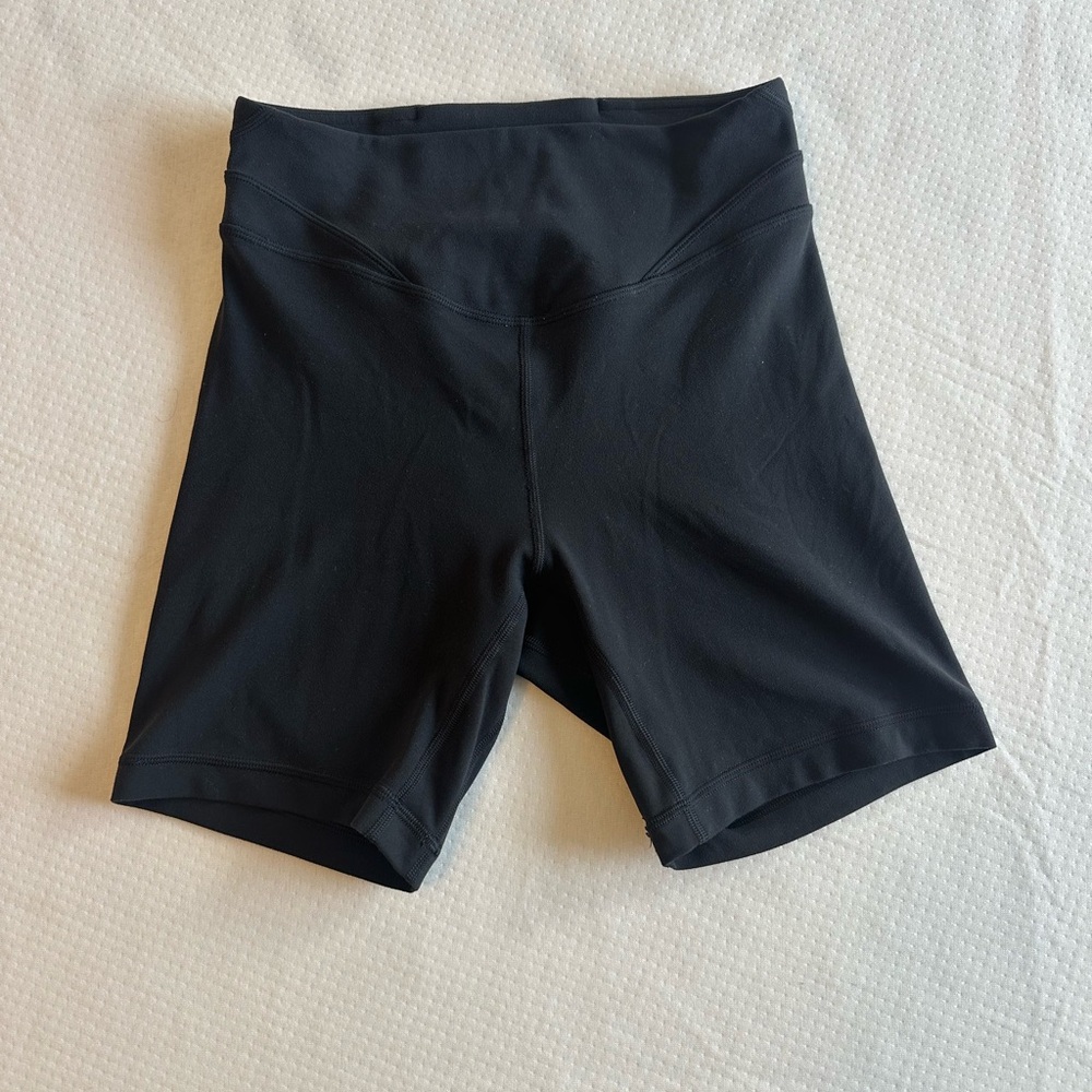 Women's Black lululemon Align™ High-Rise Short 6"